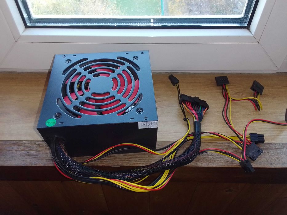 Блок питания ПК  X-game  Shadow 400W (почти новый)