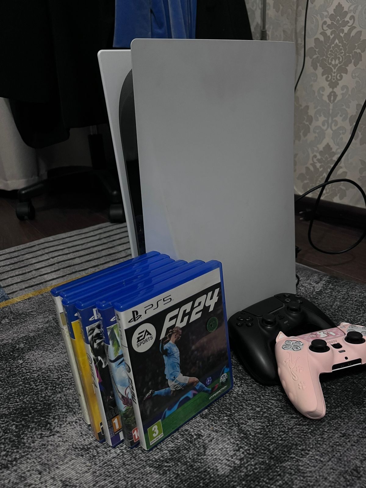 Продам PS5 с играми