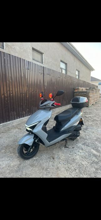 Мопед м 12 ұрып тұр