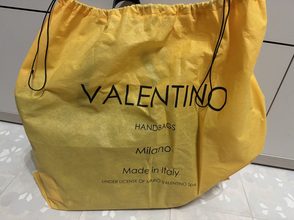 Луксозна чанта Valentino