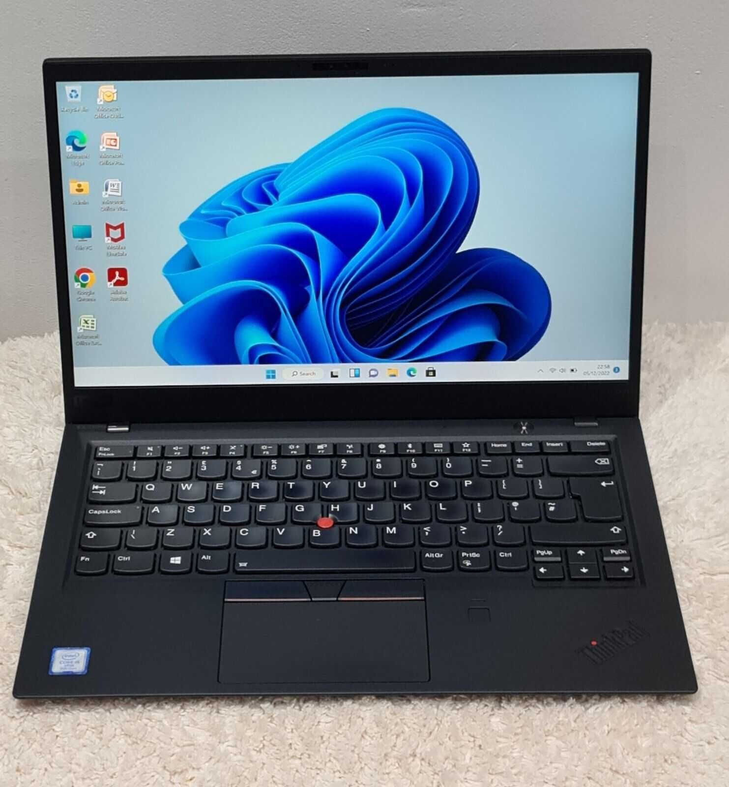 Lenovo ThinkPad X1 Carbon (6th Gen)i7 8550/ 16GB RAM, /512GB SSD