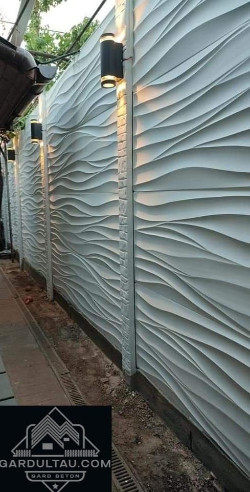 Gard din placi prefabricate de beton armat