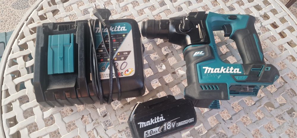 перфоратор Makita DHR171