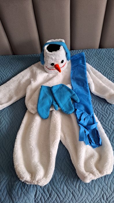 Костюмы снеговика и пирата