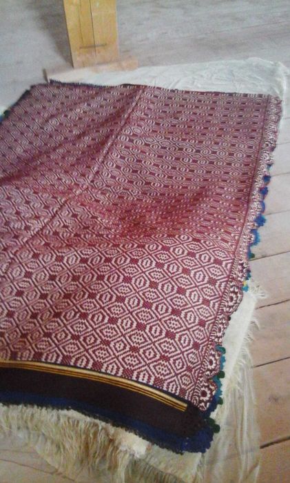 Cuvertu din lana lucrate manual