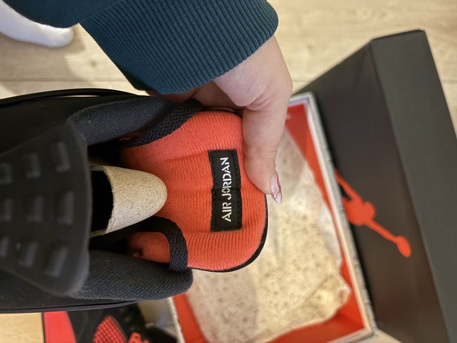 Air Jordan Retro 4 Red Thunder