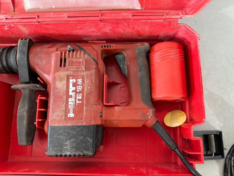 Перфоратор - Hilti 720 W