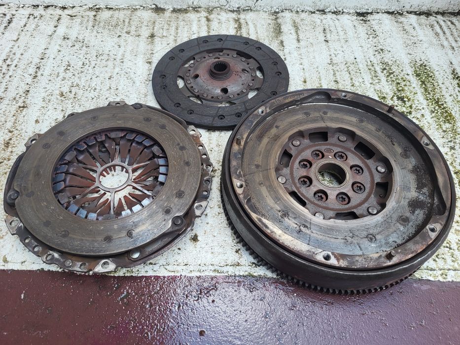 Portiere/Capota/Scaune/Volan/Bord/Grile/Cutie/Capota-Peugeot 407