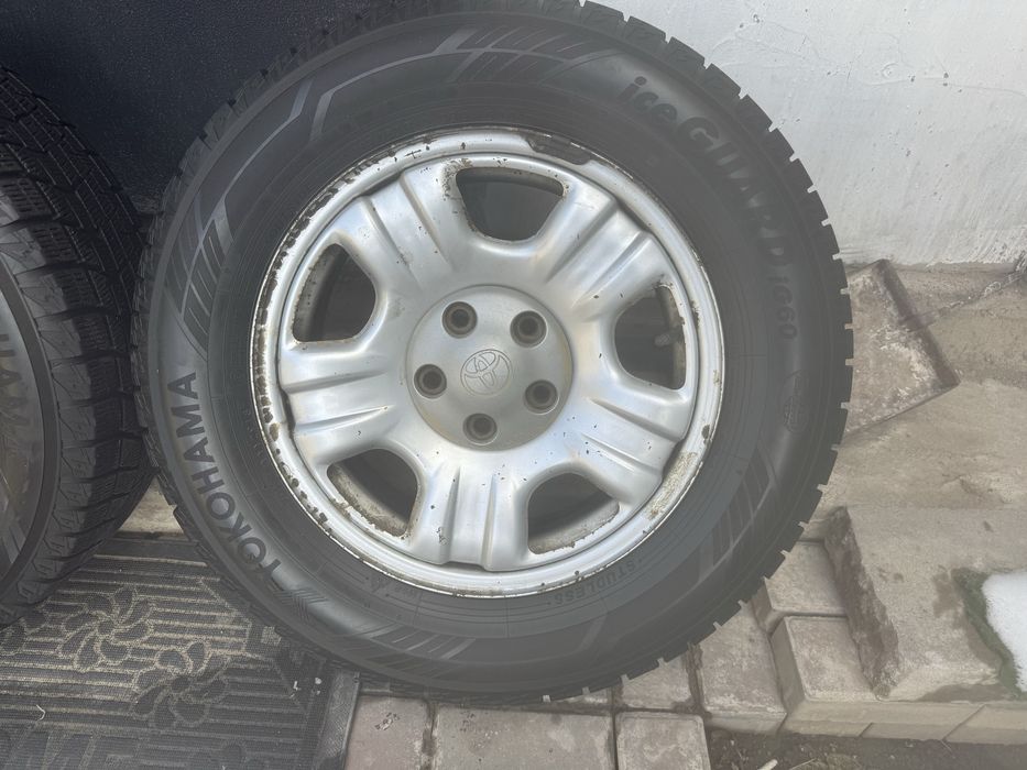 Продам копмплект шин Yokohama с дисками