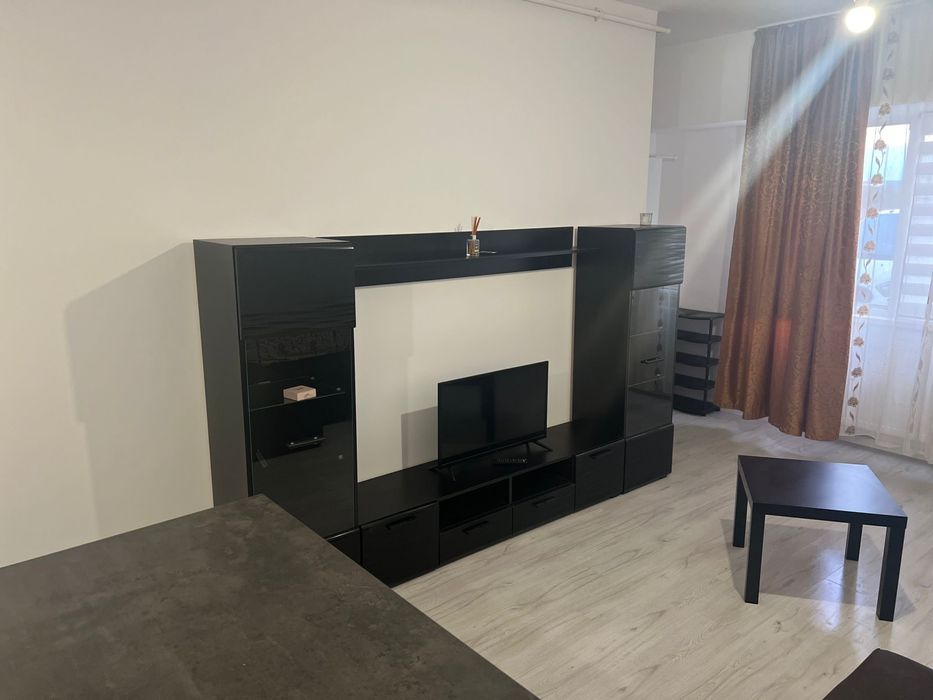 Studio de inchiriat ( dormitor +living +bucatarie+baie)