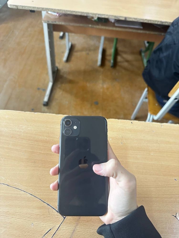 Iphone 11 sotiladi