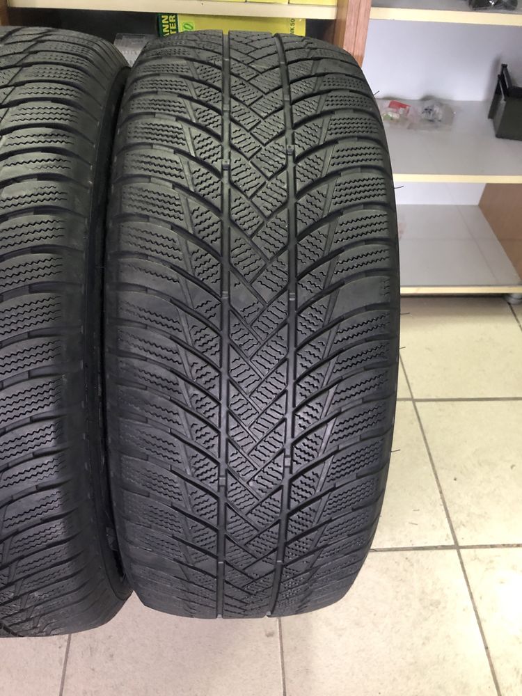 255 55 20 Bridgestone de iarna