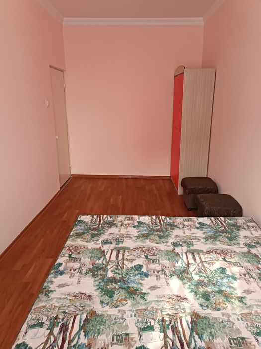 Сдам квартиру двухкомнатную на третьем этаже после ремонта с мебелью т