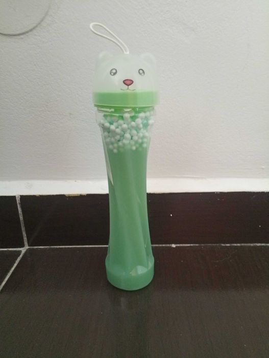 Slime verde cu bilute