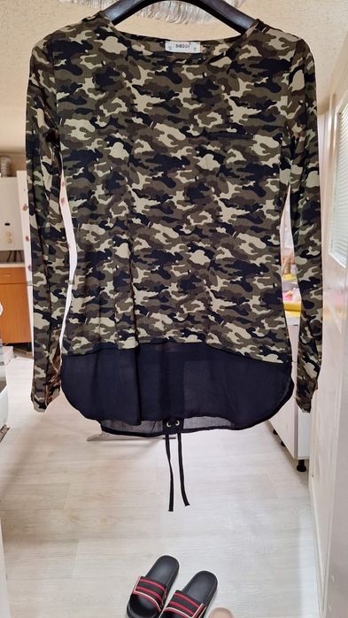 Îmbrăcăminte femei