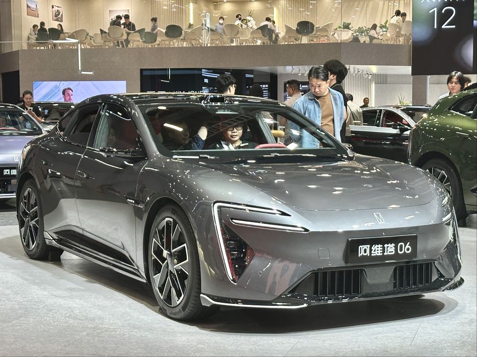 Avatr 06 Gibrid 2026