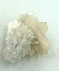 Cristal stilbite - floare de mina
