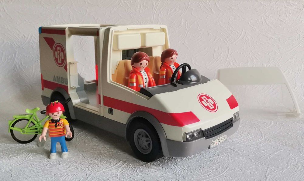 Playmobil Ambulanță Spital – Set Medical 4221 cu asistente