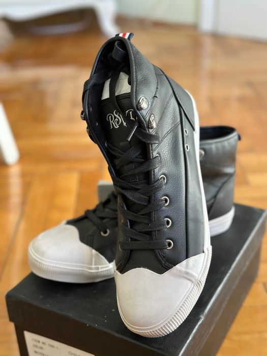 Vând Adidasi tenesi noi reserved