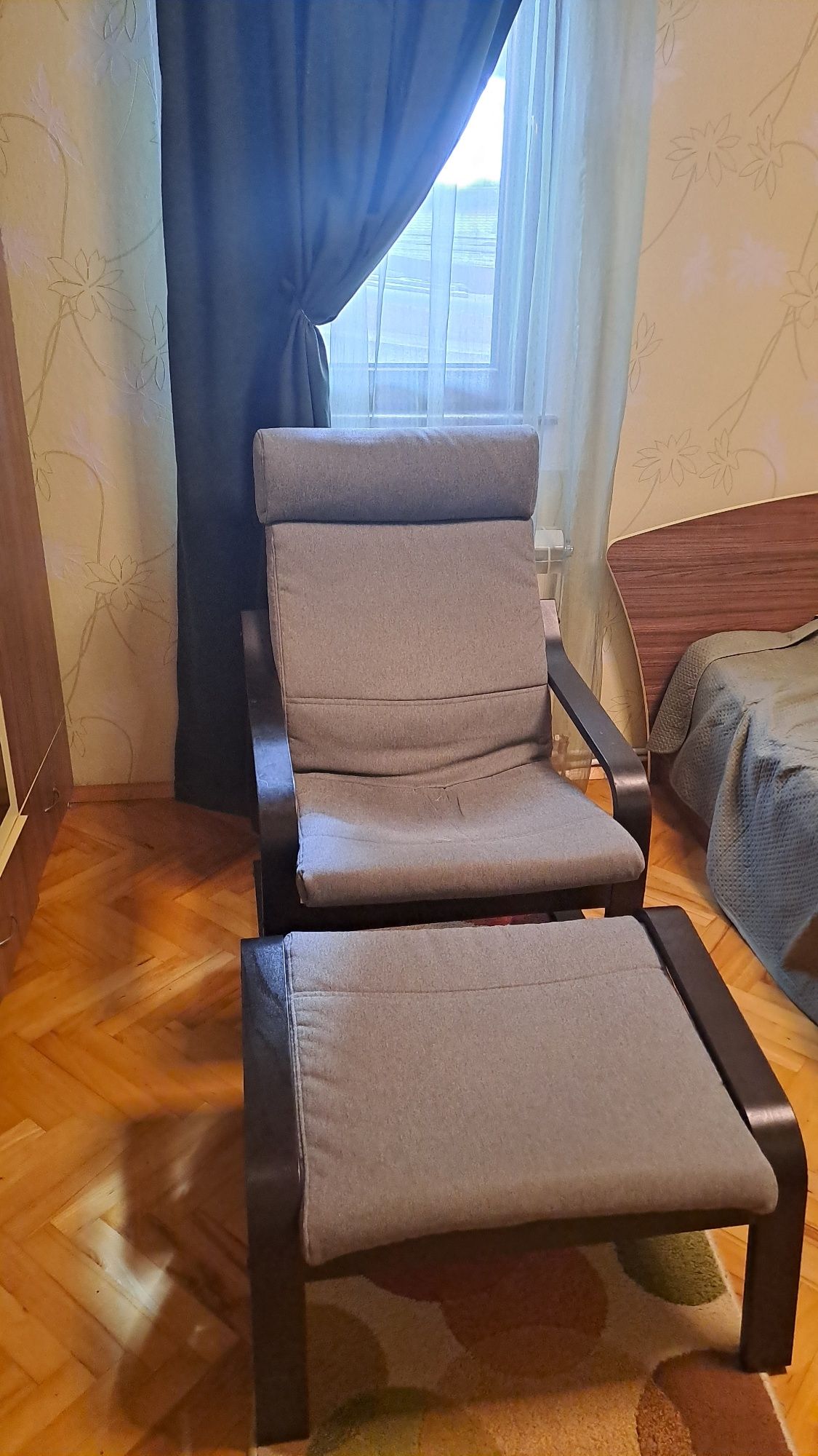 Релаксиращ стол с табуретка
