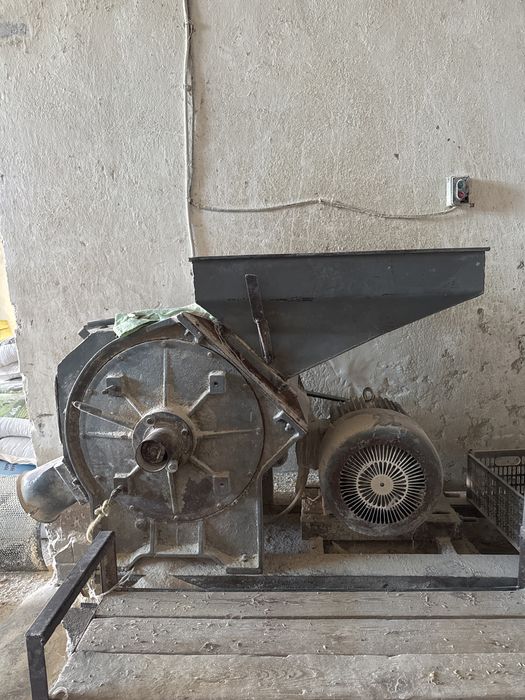 Drabilka sotiladi 15 kv mator soatiga 1 tonna chiqaradi