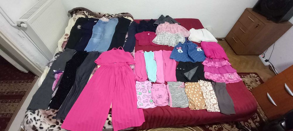 Lot hainute marimea 116-122cm