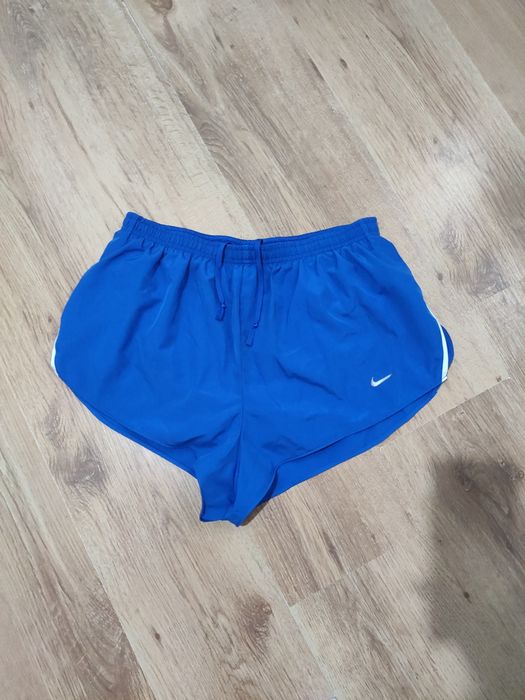 Pantaloni scurți de damă Nike Dri Fit mărimea L