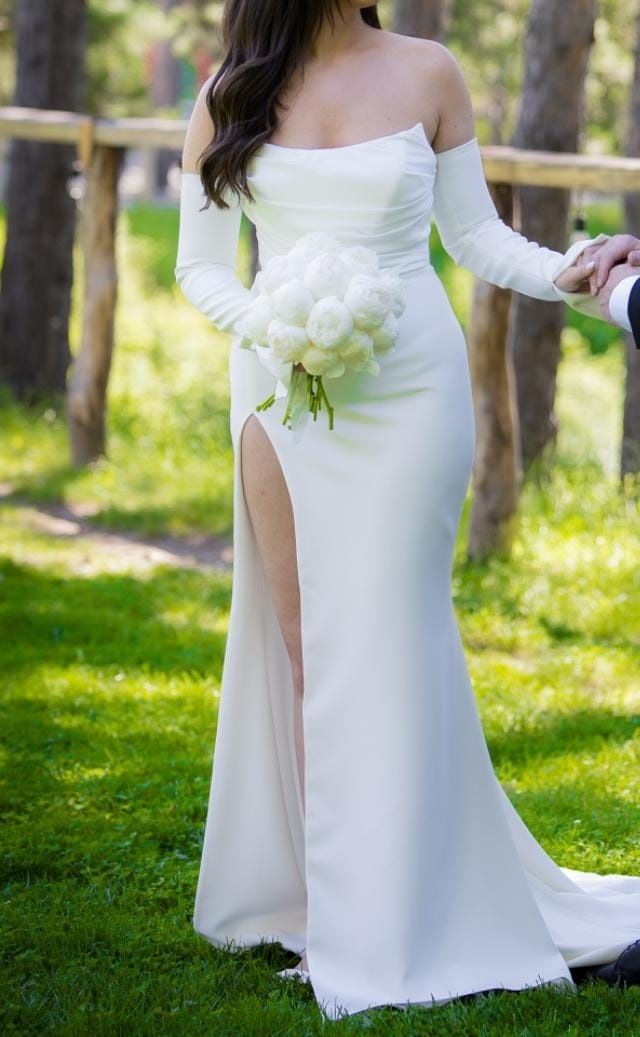 Vand rochie de mireasa Ivaz bridal.
