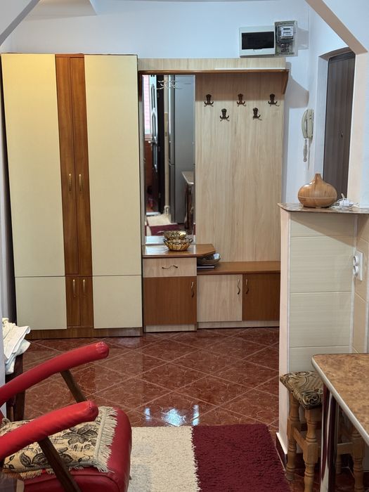 Vand apartament cu 2 camere