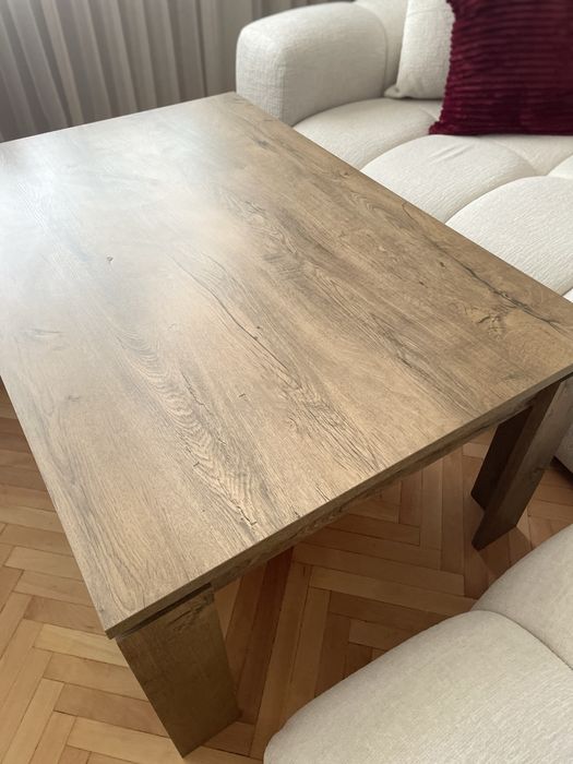 Дървена холна маса