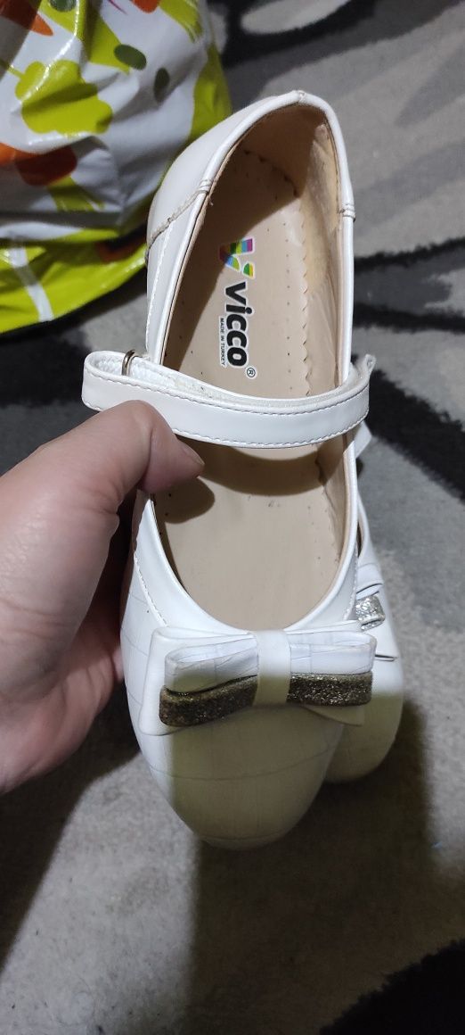 Туфли белые Vicco 34 размер
