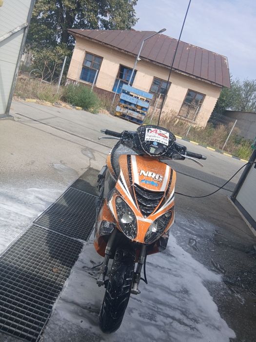 Se vinde piaggio nrg
