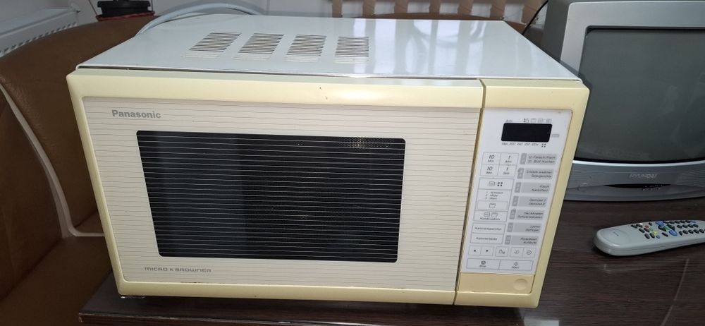 Cuptor cu microunde Panasonic