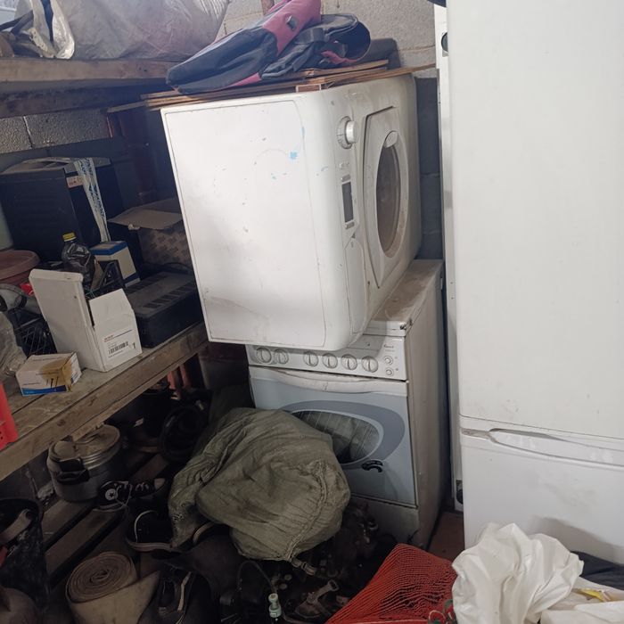 Продаюстся 2 стиральных машин и холодильник