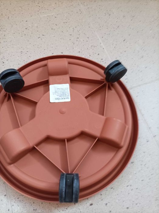Suport/tava pe roti pt ghiveci, culoare maro, D 30cm