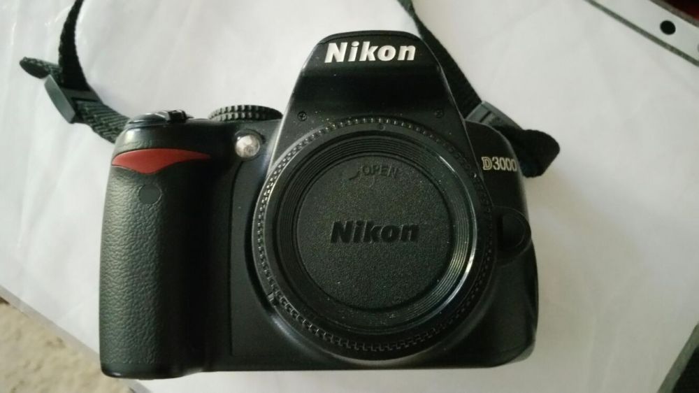 Nikon D. 3000...