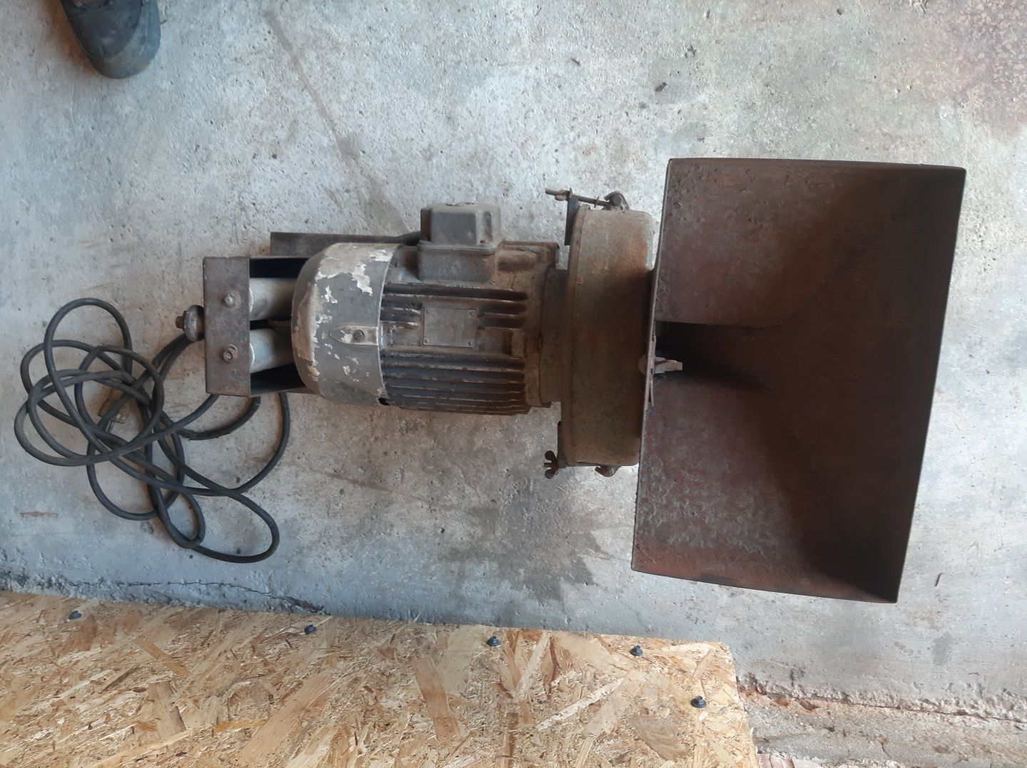 Moara romaneasca 1,5kw menghina aparat de sudura
