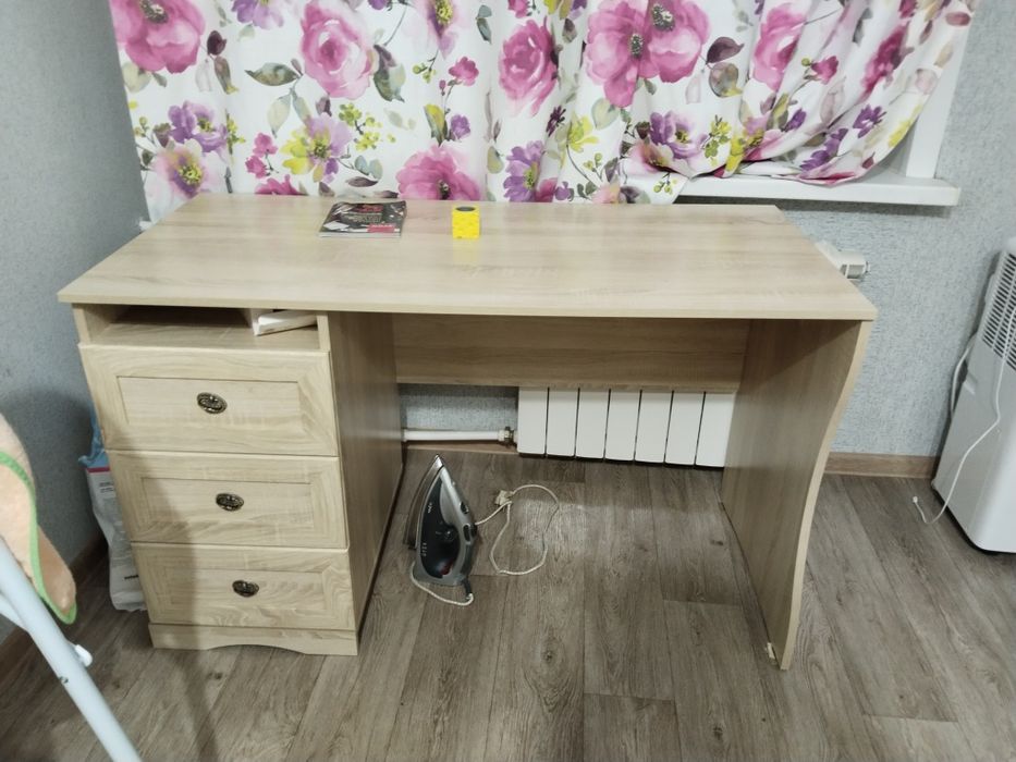 Продам стол для компьютора