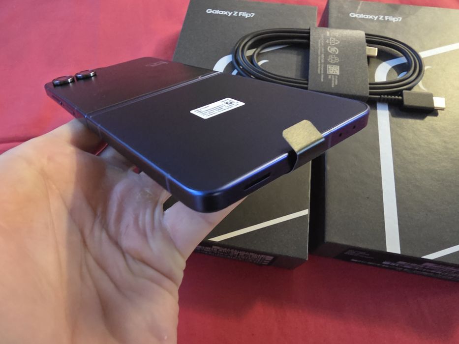 -Samsung Z Flip 6, Nou, Nefolosit, 256Gb, 12Ram, 0 cicluri incarcare,
