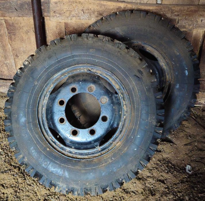 Шины 9.00R20 Кама с дисками на Зил