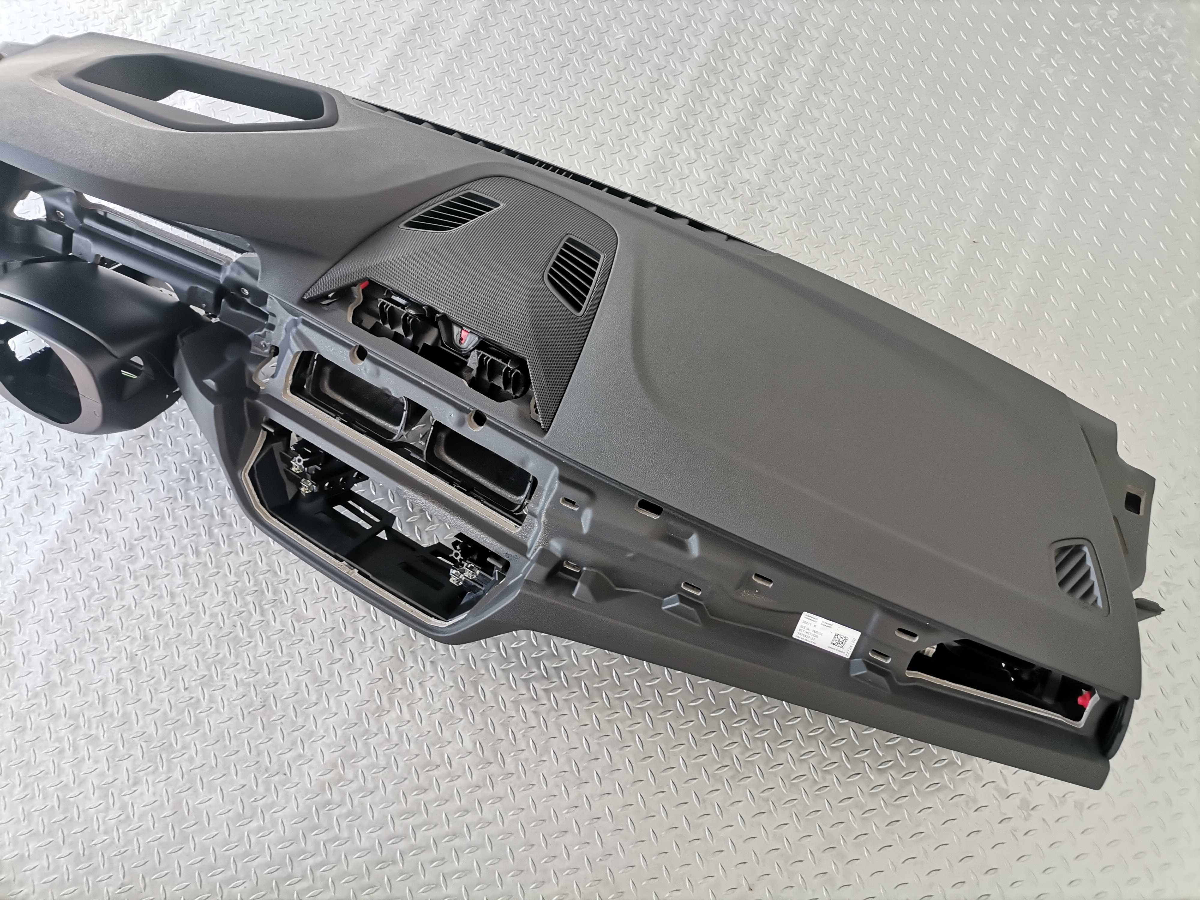 Ново Табло BMW 5 G30 G31 G38 Lci HUD Черно гума