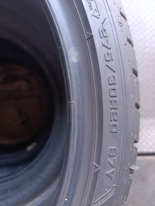 O anvelopă de vara 275 30 20 Goodyear Runflat dot 2022