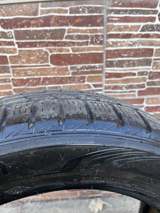 Зимние шины почти новые