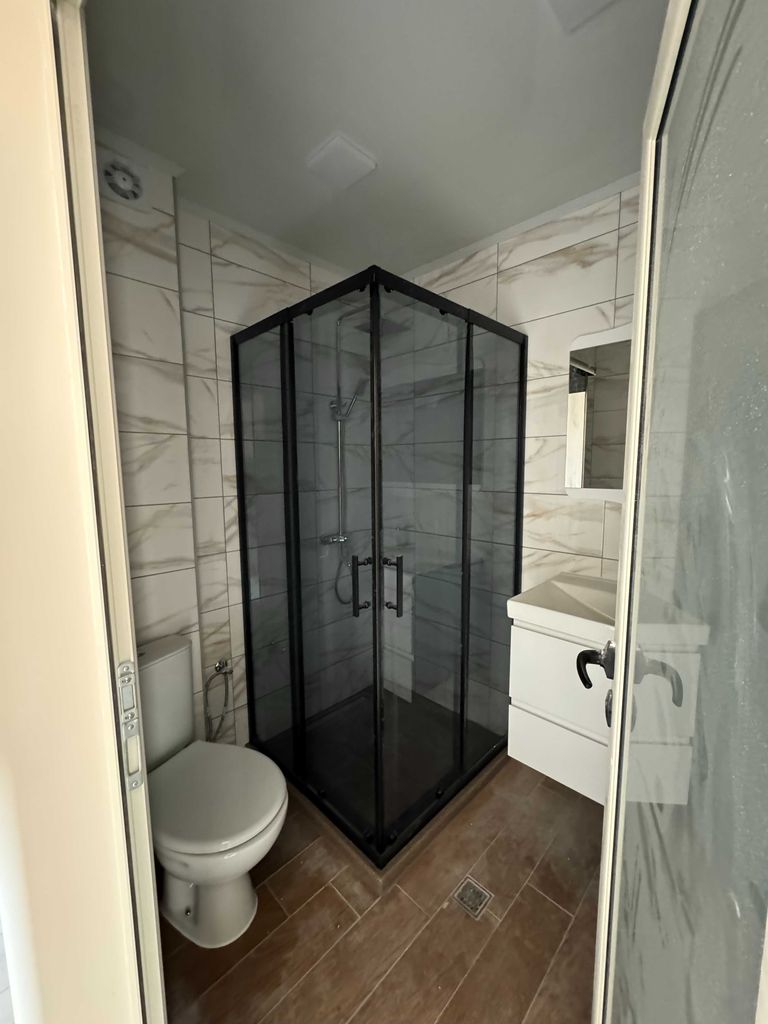 Продава се Тристаен апартамент в Търговище, Вароша - 179 кв.м за 823 €/кв.м - Снимка #18