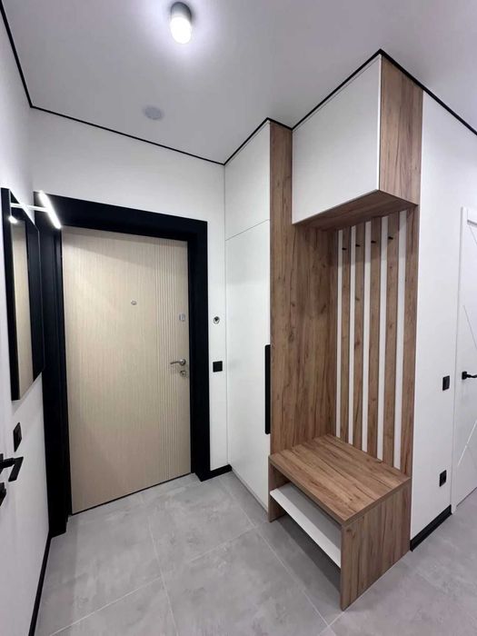 Дава се под наем Тристаен апартамент в София, Зона Б-18 - 100 кв.м за 663 € - Снимка #2