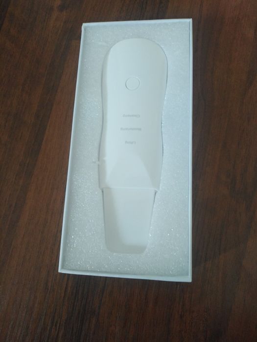 Ультразвуковой скрабер для очищения, увлажнения и лифтинга кожи лица