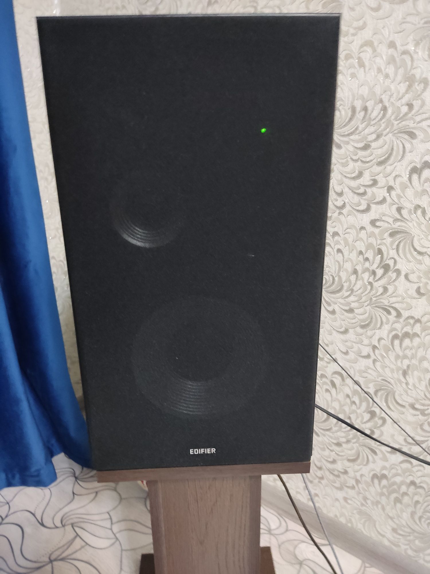 Продам акустическую систему Edifier R2850 DB