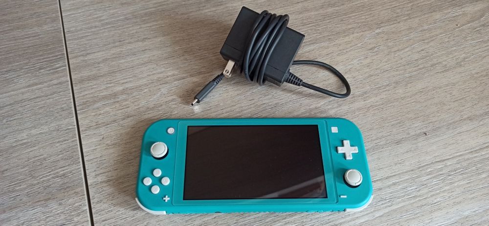 Nintendo switch lite impecabil + Nintendo switch lite cu zgârieturi