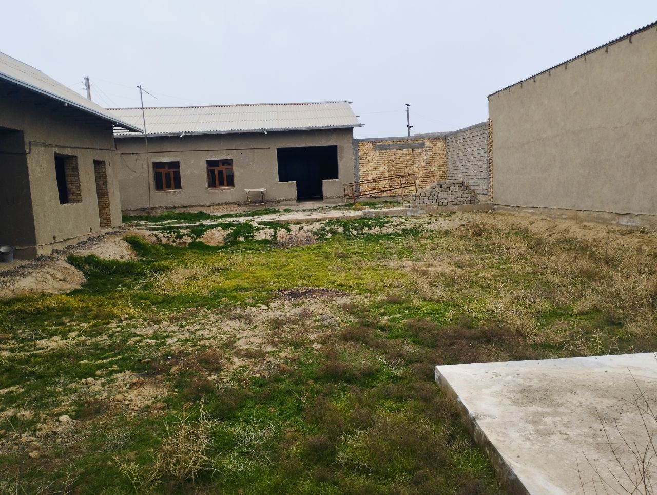 Hovli sotiladi, 8 sotix yashashga tayyor Qarshi, Pargʻuza