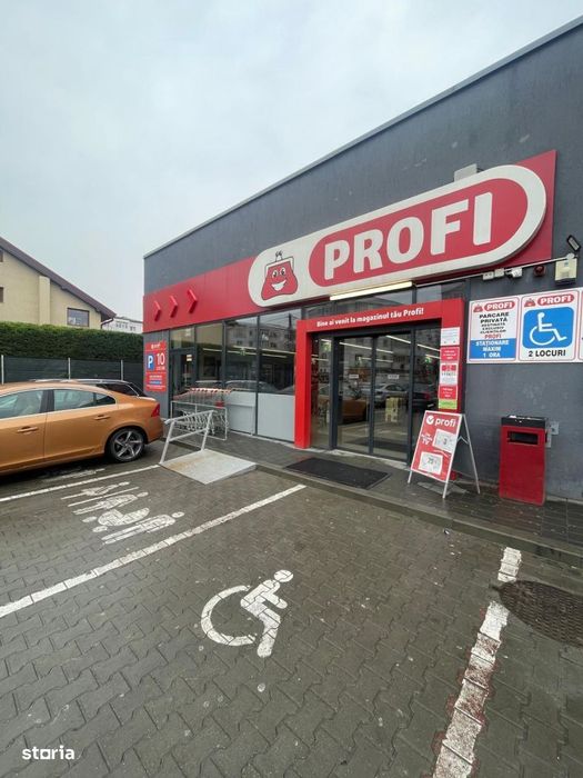 Centrul comercial Adjud